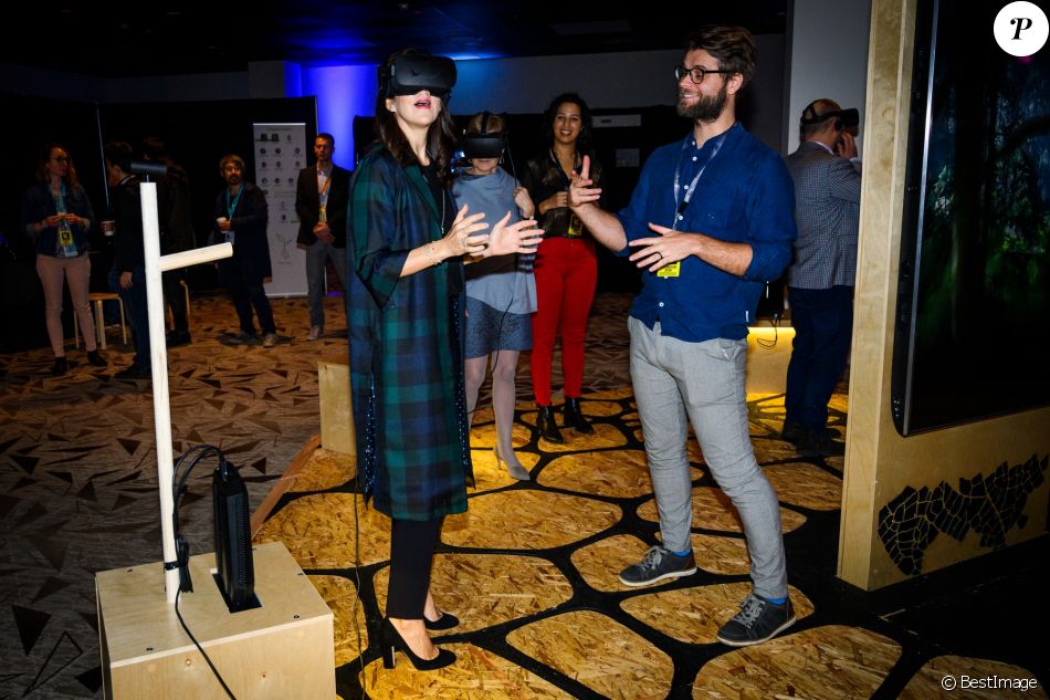 La princesse Mary de Danemark s'initie à la réalité virtuelle le 11