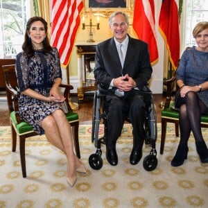 La princesse Mary de Danemark a été reçue le 11 mars 2019 par le gouverneur Greg Abbott à Austin, au Texas, dans le cadre d'une mission économique de trois jours axée notamment sur le développement durable, la gastronomie, la mode et le design.