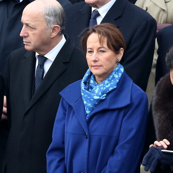 Laurent Fabius et Ségolène Royal - Hommage national aux victimes des attentats dans la cour d'honneur des Invalides à Paris le 27 novembre 2015. © Dominique Jacovides / Bestimage