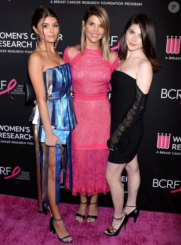 Lori Loughlin avec ses filles Olivia Jade Giannulli et Isabella Rose Giannulli à la soirée caritative The Women's Cancer Research Fund's An Unforgettable Evening à Beverly Hills, le 28 février 2019.