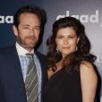 Luke Perry et Wendy Madison Bauer à la 28e soirée annuelle GLAAD Media Awards à Los Angeles, le 2 avril 2017 © CPA/Bestimage