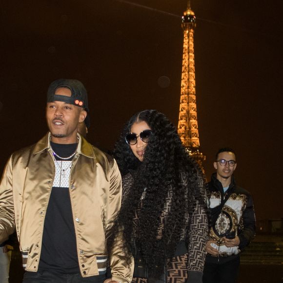 Exclusif - Nicki Minaj et son compagnon Kenneth "Zoo" Petty quittent l'hôtel Royal Monceau et vont poser en photo devant la tour Eiffel à Paris le 8 mars 2019.