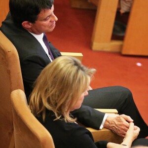 Manuel Valls et sa compagne Susana Gallardo lors de la soirée des Prix du Royaume d'Espagne pour les entreprises (Premio Reino de España a la Trayectoria Empresarial) à l'école de commerce Institut d'études supérieures de commerce (IESE) de Barcelone, Espagne, le 25 février 2019.