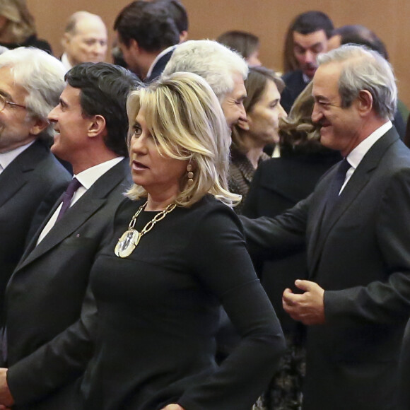 Manuel Valls et sa compagne Susana Gallardo lors de la soirée des Prix du Royaume d'Espagne pour les entreprises (Premio Reino de España a la Trayectoria Empresarial) à l'école de commerce Institut d'études supérieures de commerce (IESE) de Barcelone, Espagne, le 25 février 2019.