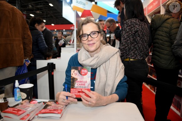 Isabelle Carré - Salon du Livre de Paris 2019 du 15 au 18 mars 2019 à la Porte de Versailles. Le 16 mars 2019 © Lionel Urman / Bestimage