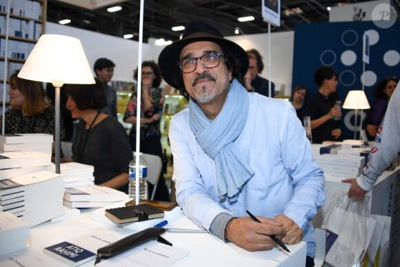 Atiq Rahimi - Salon du Livre de Paris 2019 du 15 au 18 mars 2019 à la Porte de Versailles. Le 16 mars 2019 © Lionel Urman / Bestimage