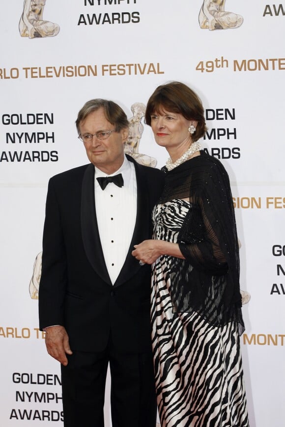 David McCallum et sa femme Katherine Carpenter lors de la cérémonie de clôture 49ème Festival de Télévision de Monte-Carlo, le 11 juin 2009.