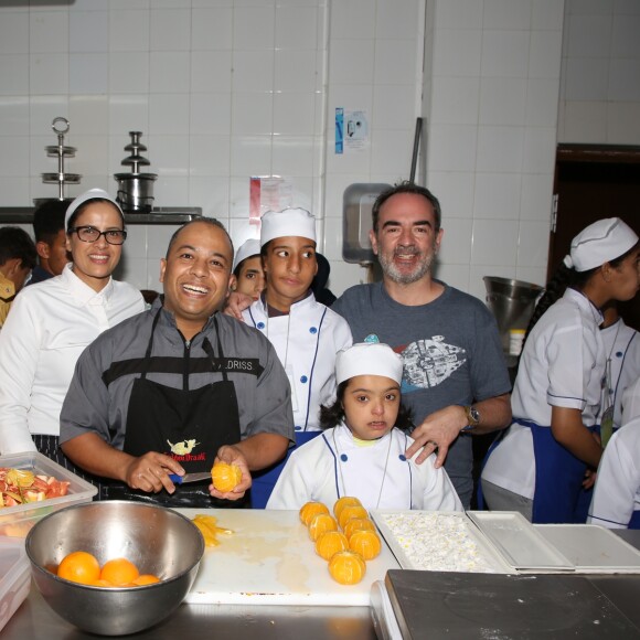 Exclusif - Bruno Solo à la rencontre des enfants de l'Association de l'Enfance Handicapée et de l'association Khoutwa lors des Rencontres gastronomiques d'Agadir, l'alliance entre la gastronomie française et marocaine par Jean Colin, le président fondateur. Le 16 mars 2019 © Denis Guignebourg / BestImage