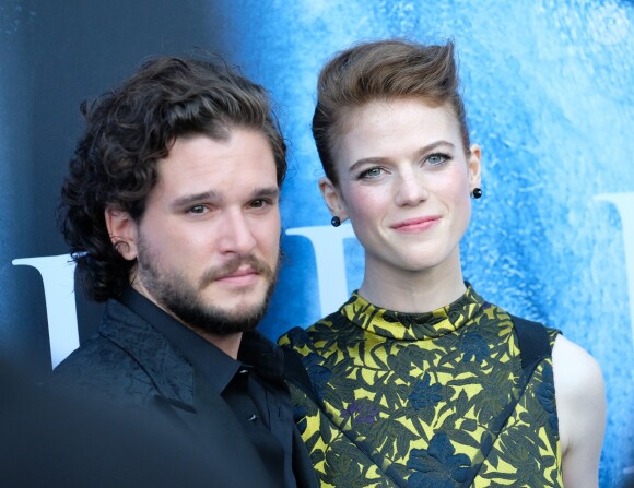 Rose Leslie et son compagnon Kit Harrington à Los Angeles, le 12 juillet 2017.