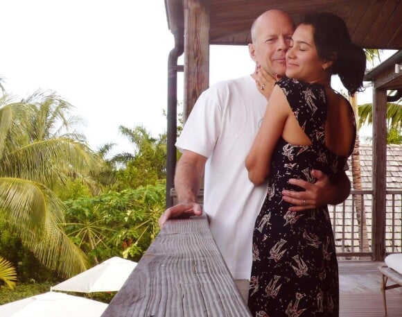 Bruce Willis et sa femme Emma, photo Instagram publiée en décembre 2018 par Emma Heming Willis pour célébrer le 12e anniversaire de leur rencontre.