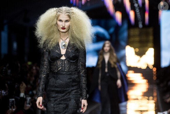 Défilé du 110ème anniversaire de l'Oréal Professionnel "La French - Art Of Hair Coloring au Carrousel du Louvre à Paris, France, le 24 mars 2019. © Cyril Moreau/Bestimage