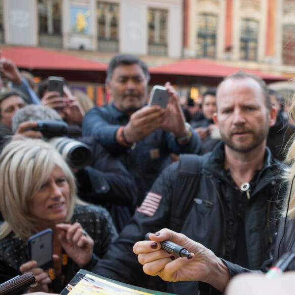 Uma Thurman rencontre des fans, après avoir fait un passage à la 10ème édition du Festival Séries Mania à Lille pour animer une masterclass et présenter la série "Chambers" le 26 mars 2019. © Stéphane Vansteenkiste / Bestimage