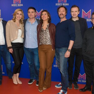 Julie Gayet, Lionel Bailliu, Gaëlle Cholet, Bruno Debrandt et l'équipe de la nouvelle série de France 3, "Soupçons", lors du photocall de la 10e édition du festival Séries Mania, à Lille, le 25 mars 2019. © Stéphane Vansteenkiste/Bestimage 