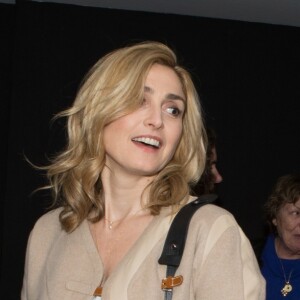 Julie Gayet au photocall de la nouvelle série de France 3 "Soupçons" lors de la 10ème édition du festival Series Mania à Lille, le 25 mars 2019. © Stéphane Vansteenkiste/Bestimage