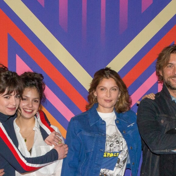 Manuel Severi, Noée Abita, Alba Gaïa Bellugi, Laetitia Casta, le réalisateur Julien Trousselier et Sergi Lopez au photocall de la série "Une île" lors de la 10e édition du festival series mania à Lille le 27 mars 2019. © Stéphane Vansteenkiste / Bestimage