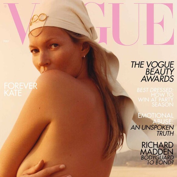 Kate Moss en couverture de l'édition britannique de Vogue. Numéro de mai 2019. Photo par Jamie Hawkesworth.