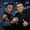 L'ancien footballeur international brésilien, Pelé (Edson Arantes do Nascimento) et Kylian Mbappé, lors de la soirée organisé par l'horloger suisse Hublot "Hublot loves football" à l'hôtel Lutetia, dans le 6ème arrondissement de Paris, France, le 2 avril 2019. © Cyril Moreau/Bestimage