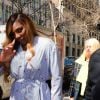 Serena Williams porte une robe fendue qui laisse entrevoir sa culotte dans la rue à New York le 3 avril 2019.