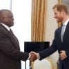 Le prince Harry en audience avec le président du Botswana Mokgweetsi au palais de Buckingham lors du "Commonwealth Heads of Government Meeting" à Londres. Le 17 avril 2018