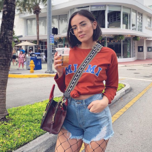 Agathe Auproux, atteinte d'un cancer, profite du soleil de Miami en avril 2019.