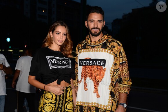 Nabilla Benattia et son compagnon Thomas Vergara - Arrivées des people au défilé Versace - Collection Prêt-à-Porter Printemps/Eté 2019" lors de la Fashion Week de Milan (MLFW) le 21 septembre 2018