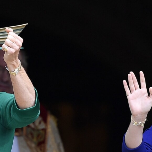 Sarah Ferguson, duchesse d'York et la princesse Beatrice d'York - Les invités arrivent à la chapelle St. George pour le mariage de la princesse Eugenie d'York et Jack Brooksbank au château de Windsor, Royaume Uni, le 12 octobre 2018.