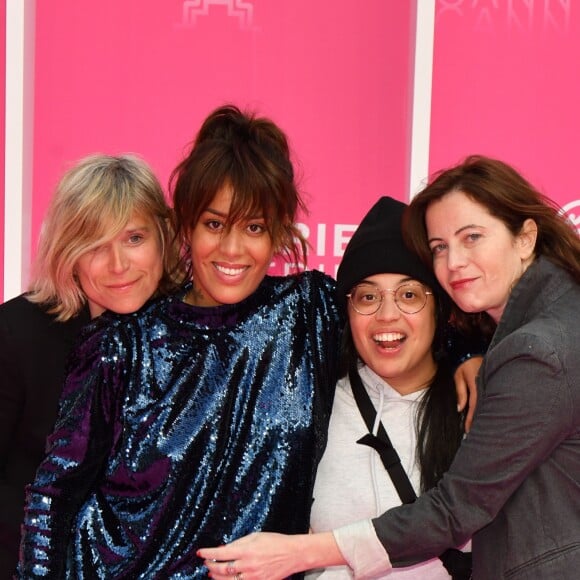 Mika Tard, la productrice, Amel Bent, Melha Bedia et Katia Lewkowicz pour la série 'Kings' lors du photocall de la 5ème montée des marches de la 2ème édition du "Canneseries" au palais des Festivals à Cannes, France, le 9 avril 2019. © Bruno Bébert/Bestimage