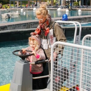 Exclusif - Elodie Gossuin, marraine de Futuropolis, sa fille Joséphine lors de l'inauguration de Futuropolis, la nouvelle ville des enfants, dans le parc du Futuroscope à Poitiers le 13 avril 2019. Avec 21 jeux et attractions répartis sur 3 hectares, cette mini-cité concentre sur un mode ludique toutes les envies des enfants et tous les métiers qu'ils rêveraient d'exercer dans le futur. © Philippe Doignon / Bestimage