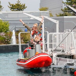 Exclusif - Elodie Gossuin, marraine de Futuropolis, sa fille Joséphine lors de l'inauguration de Futuropolis, la nouvelle ville des enfants, dans le parc du Futuroscope à Poitiers le 13 avril 2019. Avec 21 jeux et attractions répartis sur 3 hectares, cette mini-cité concentre sur un mode ludique toutes les envies des enfants et tous les métiers qu'ils rêveraient d'exercer dans le futur. © Philippe Doignon / Bestimage