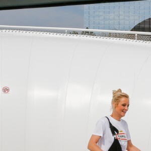 Exclusif - Elodie Gossuin, marraine de Futuropolis, sa fille Joséphine et son fils Léonard Lacherie lors de l'inauguration de Futuropolis, la nouvelle ville des enfants, dans le parc du Futuroscope à Poitiers le 13 avril 2019. Avec 21 jeux et attractions répartis sur 3 hectares, cette mini-cité concentre sur un mode ludique toutes les envies des enfants et tous les métiers qu'ils rêveraient d'exercer dans le futur. © Philippe Doignon / Bestimage