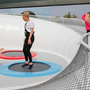 Exclusif - Elodie Gossuin, marraine de Futuropolis, sa fille Joséphine et son fils Léonard Lacherie lors de l'inauguration de Futuropolis, la nouvelle ville des enfants, dans le parc du Futuroscope à Poitiers le 13 avril 2019. Avec 21 jeux et attractions répartis sur 3 hectares, cette mini-cité concentre sur un mode ludique toutes les envies des enfants et tous les métiers qu'ils rêveraient d'exercer dans le futur. © Philippe Doignon / Bestimage