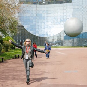 Exclusif - Tonya Kinzinger lors de l'inauguration de Futuropolis, la nouvelle ville des enfants, dans le parc du Futuroscope à Poitiers le 13 avril 2019. Avec 21 jeux et attractions répartis sur 3 hectares, cette mini-cité concentre sur un mode ludique toutes les envies des enfants et tous les métiers qu'ils rêveraient d'exercer dans le futur. © Philippe Doignon / Bestimage