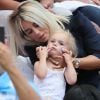 Erika Choperena (femme d'Antoine Griezmann) et sa fille Mia - Célébrités dans les tribunes lors du match de coupe du monde opposant la France au Danemark au stade Loujniki à Moscou, Russia, le 26 juin 2018. Le match s'est terminé par un match nul 0-0. © Cyril Moreau/Bestimage