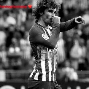 Erika Choperena a publié une photo d'Antoine Griezmann célébrant la naissance de leur fils Amaro sur le terrain, lors du match Atlético Madrid-Celta Vigo le 13 avril 2019.