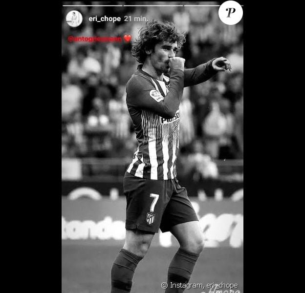 Erika Choperena a publié une photo d'Antoine Griezmann célébrant la naissance de leur fils Amaro sur le terrain, lors du match Atlético Madrid-Celta Vigo le 13 avril 2019.