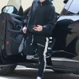 Justin Bieber est allé chercher un café chez 'Coffee Bean' après avoir fait un tour à salle de sport à Beverly Hills.