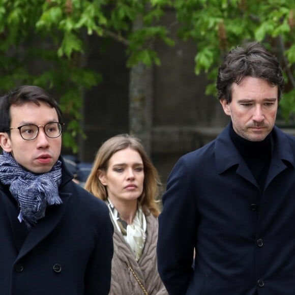 Antoine Arnault et sa compagne Natalia Vodianova viennent constater les dégâts de l'incendie de la cathédrale Notre-Dame de Paris le 16 avril 2019. © Stéphane Lemouton / Bestimage