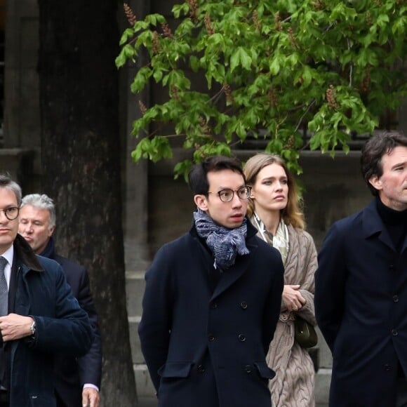 Antoine Arnault et sa compagne Natalia Vodianova viennent constater les dégâts de l'incendie de la cathédrale Notre-Dame de Paris le 16 avril 2019. © Stéphane Lemouton / Bestimage