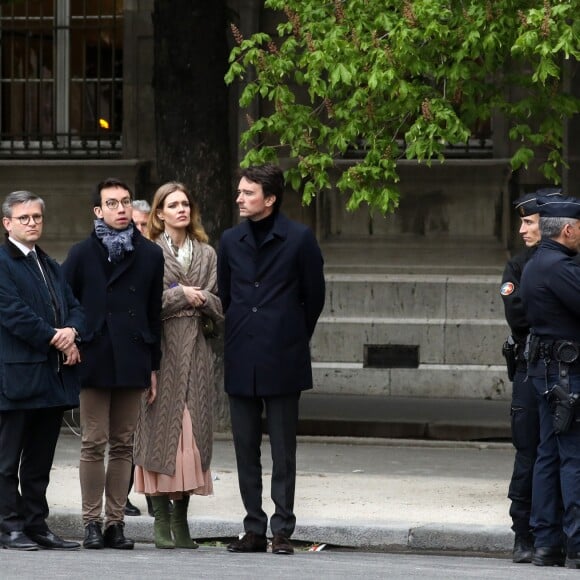 Antoine Arnault et sa compagne Natalia Vodianova viennent constater les dégâts de l'incendie de la cathédrale Notre-Dame de Paris le 16 avril 2019. © Stéphane Lemouton / Bestimage