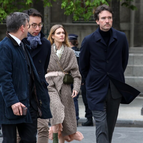 Antoine Arnault et sa compagne Natalia Vodianova viennent constater les dégâts de l'incendie de la cathédrale Notre-Dame de Paris le 16 avril 2019. © Stéphane Lemouton / Bestimage