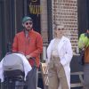 Kate Hudson se promène avec son compagnon Danny Fujikawa, leur fils Ryder et leur fille Rani Rose dans les rues de New York le 4 avril 2019.