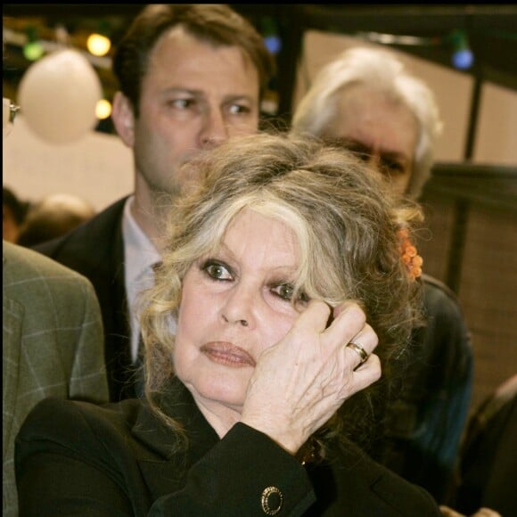 Brigitte Bardot lors du Noël des animaux en 2004 à Levallois-Perret