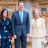 Le roi Felipe VI d'Espagne entouré de la reine Letizia d'Espagne, leurs filles les princesses Leonor et Sofia et la reine Sofia - La famille royale espagnole assiste à la messe de Pâques à la cathédrale Palma de Majorque le 21 Avril 2019.
