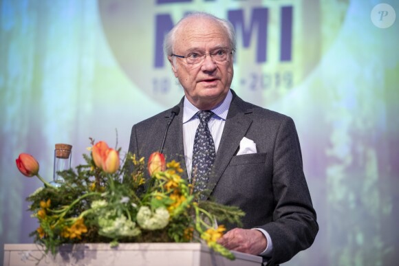 Le roi Carl XVI Gustaf de Suède lors d'un séminaire sur la bioéconomie à Stockholm le 10 avril 2019.