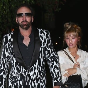 Exclusif - Nicolas Cage est allé dîner avec sa compagne Erika Koike à Beverly Hills, le 21 mai 2018. Il porte une veste à motif zebre.