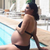 Honorine Magnier, enceinte, à la piscine - Marrakech, 9 mars 2019