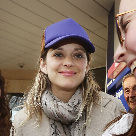 Exclusif - Marion Cotillard lors de l'avant-première nationale du film "Nous finirons ensemble" (suite des "Petits Mouchoirs") au cinéma le Rex d'Andernos-les-Bains, bassin d'Arcachon, France, le 17 avril 2019. L'équipe du film à ensuite organisé une deuxième projection pour les acteurs et leurs proches, suivi par une fête afin de célébrer leurs retrouvailles sur le lieu du tournage. © Patrick Bernard/Bestimage