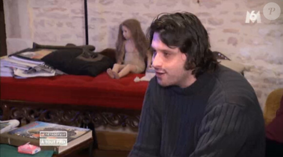 Jacob, fils de la comédienne Anémone, dans l'émission Déménagement à tout prix le mercredi 13 novembre 2013 sur M6.
