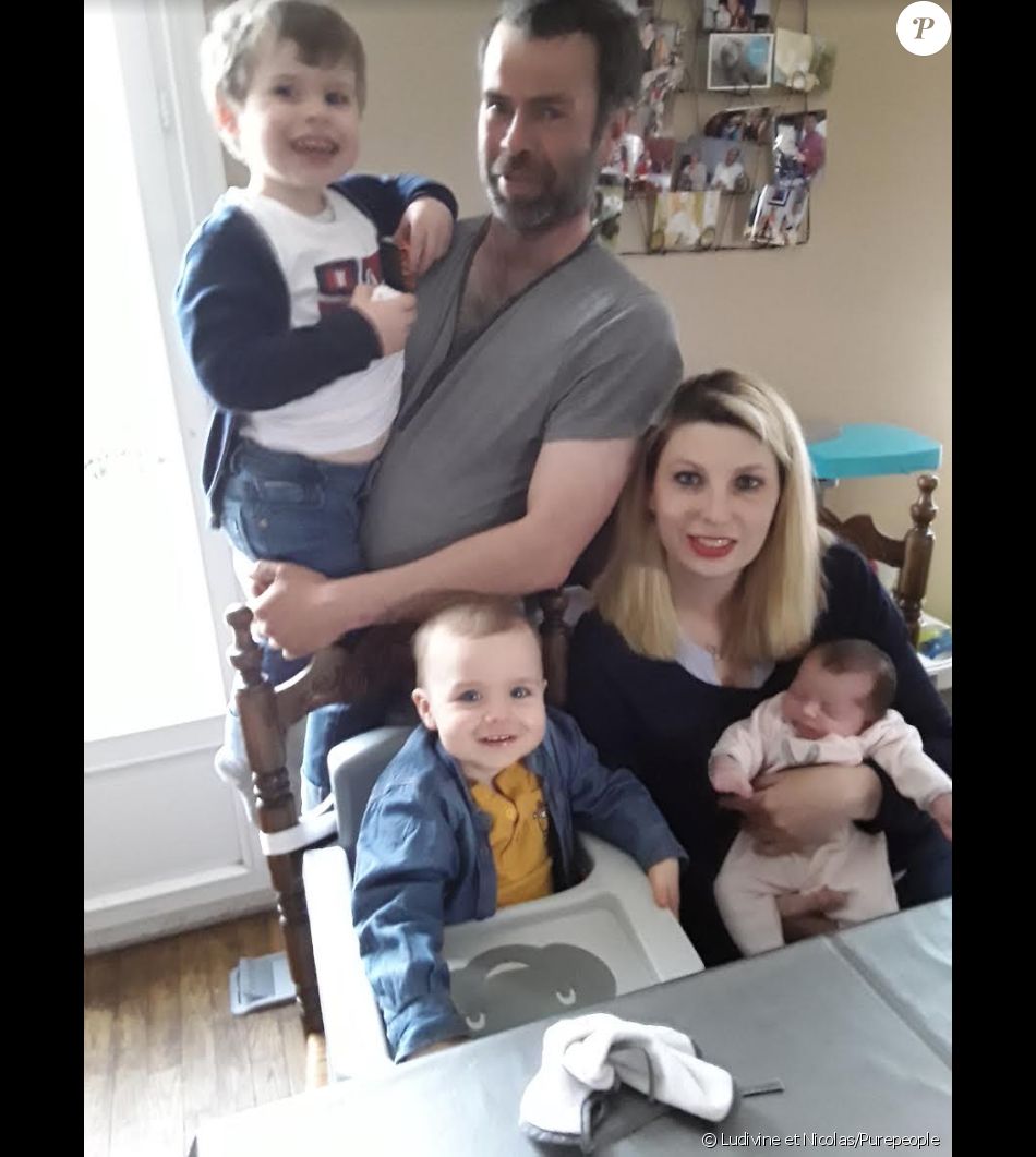 Adorable Photo De Famille De Nicolas Agriculteur De L Amour Est Dans Le Pre 8 M6 Sa Compagne Ludivine Et Leurs Trois Enfants Abriel 4 Ans Mael 2 Ans Purepeople