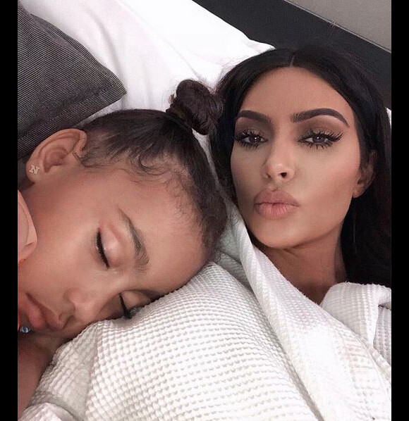 Kim Kardashian et sa fille North West. Avril 2019.